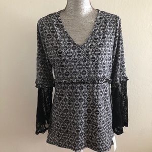NY Collection V neck Long Sleeves Laced Blouse